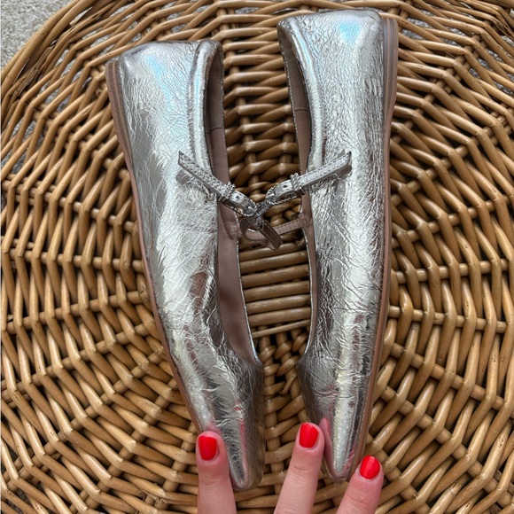 Dolce Vita Silver Metallic Leather Reyes Mary Jane Ballet Flat Size 8.5 - Picture 7 of 10